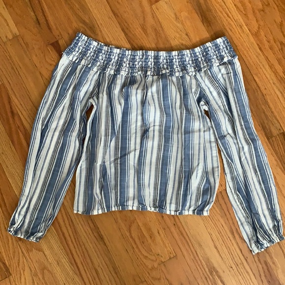 Aeropostale Tops - Aeropostale- Off the shoulder top